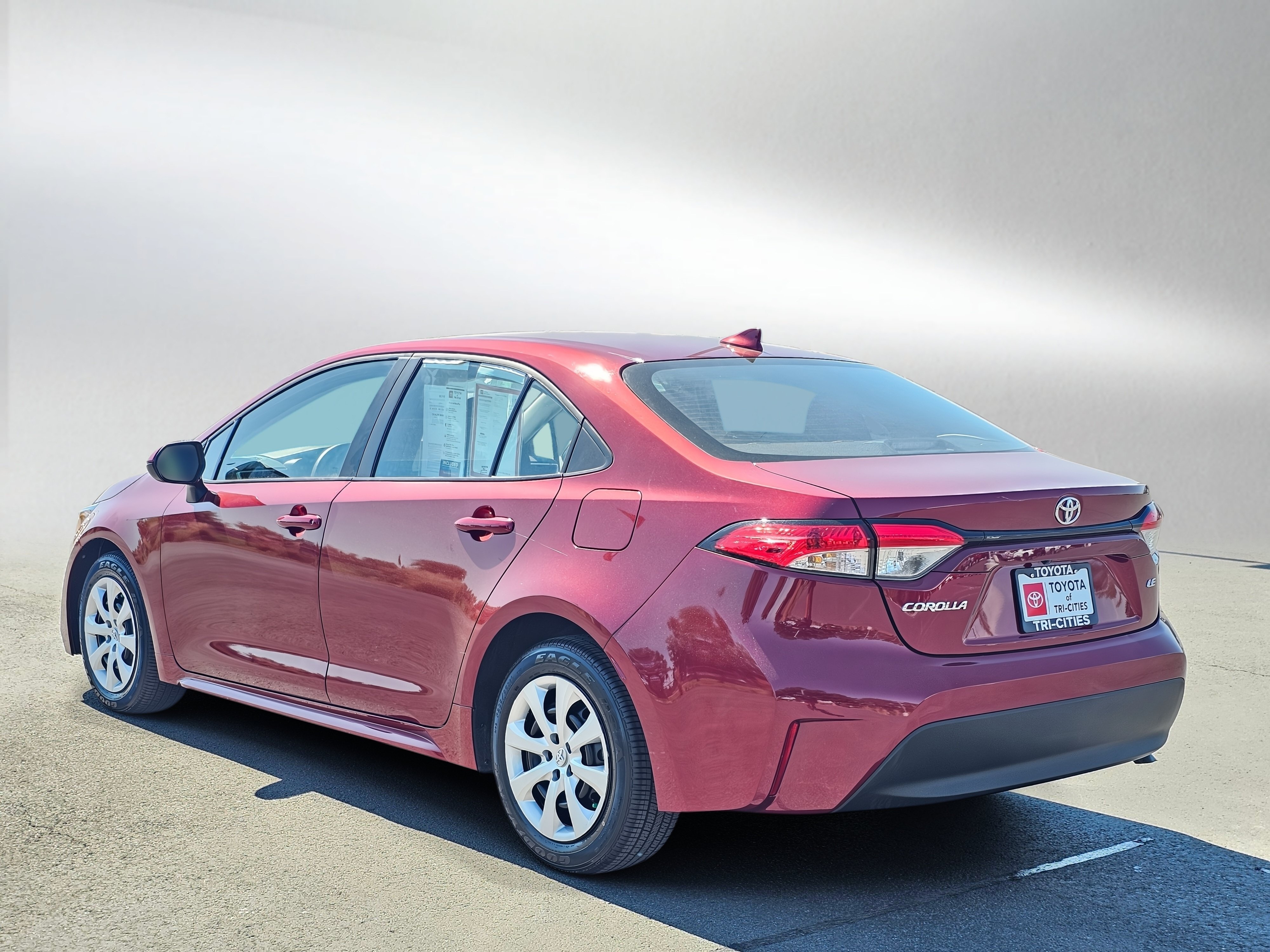 Certified 2025 Toyota Corolla LE FWD image 4