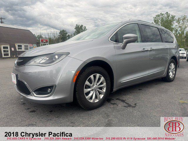 Used 2018 Chrysler Pacifica Touring-L FWD image 7