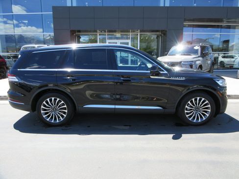 Used 2024 Lincoln Aviator Reserve AWD/4WD image 11