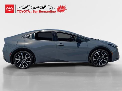 New 2027 Toyota Prius Plug-In Hybrid FWD image 6