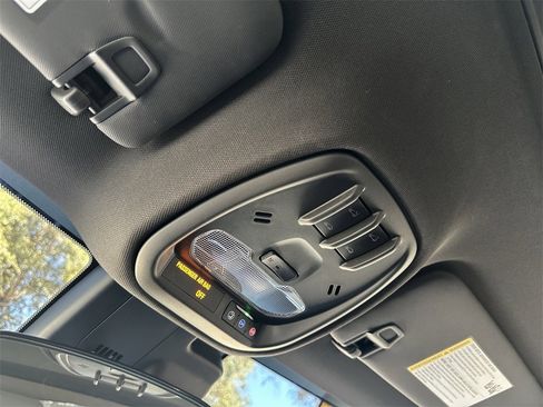 Used 2024 Buick Envista Sport Touring w/ Convenience I Package image 33