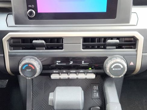 Certified 2024 Toyota Tacoma SR AWD/4WD image 18