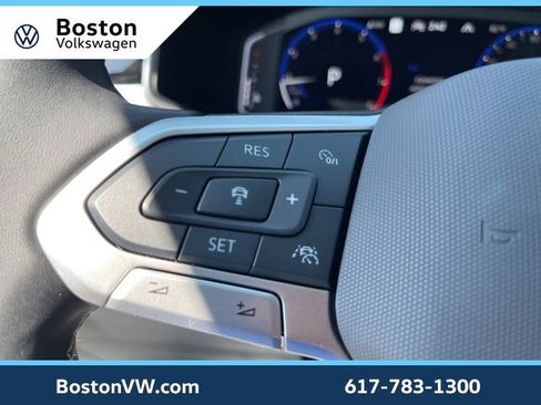 Used 2025 Volkswagen Taos SEL image 12