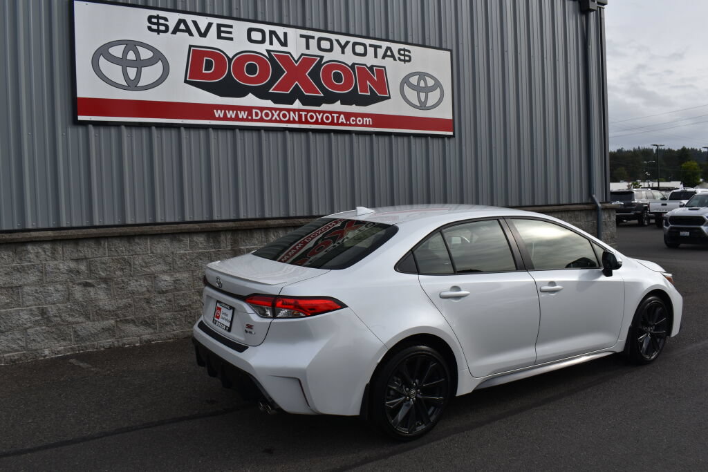 Certified 2026 Toyota Corolla SE w/ SE Premium Package FWD image 5