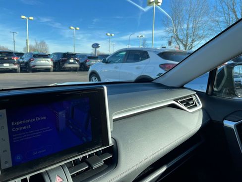 Used 2025 Toyota RAV4 XLE image 38