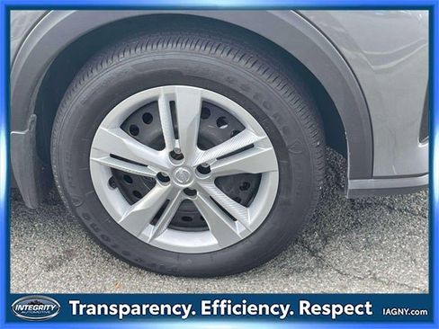 Certified 2025 Nissan Kicks Play S image 9