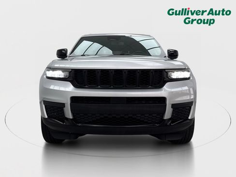 Used 2021 Jeep Grand Cherokee L Laredo RWD image 14