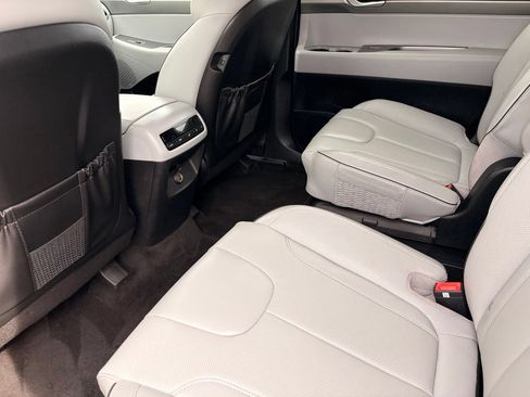 Used 2025 Hyundai Palisade SEL FWD image 16