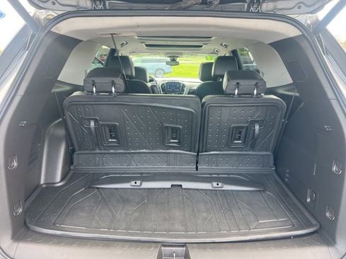 Used 2021 Chevrolet Traverse RS w/ LPO, Floor Liner Package AWD/4WD image 8