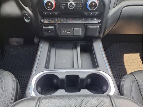Used 2019 GMC Sierra 1500 Denali w/ Denali Ultimate Package AWD/4WD image 30