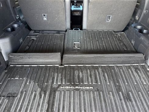 Used 2022 Toyota Highlander Platinum image 21