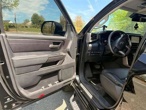 Used 2024 Toyota Tundra SR5 w/ SR5 Convenience Package AWD/4WD image 15