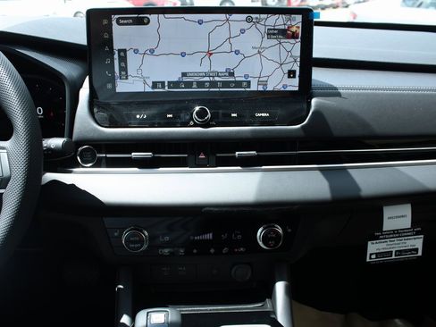 New 2025 Mitsubishi Outlander SE image 19