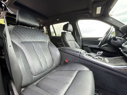 Used 2021 BMW X7 M50i AWD/4WD image 27