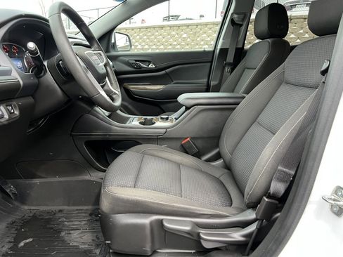 Used 2023 GMC Acadia SLE w/ LPO, Floor Liner Package image 3