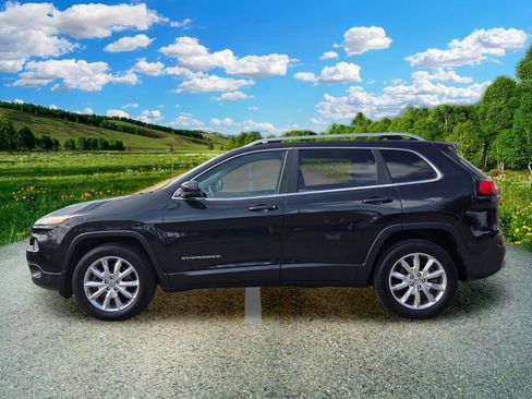 Used 2014 Jeep Cherokee Limited w/ Luxury Group AWD/4WD image 3