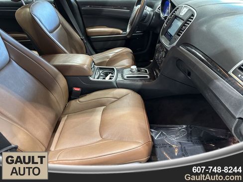 Used 2018 Chrysler 300 Limited w/ Safetytec Plus Group AWD/4WD image 18