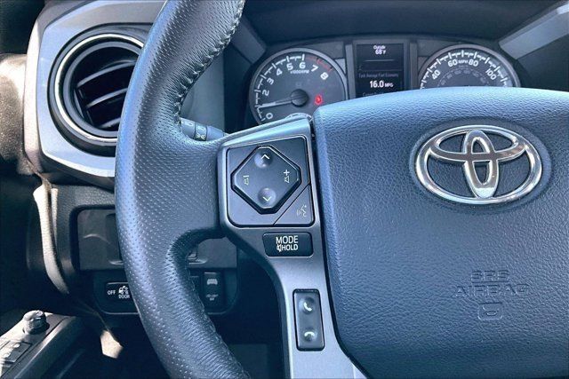 Used 2019 Toyota Tacoma TRD Off-Road AWD/4WD image 11