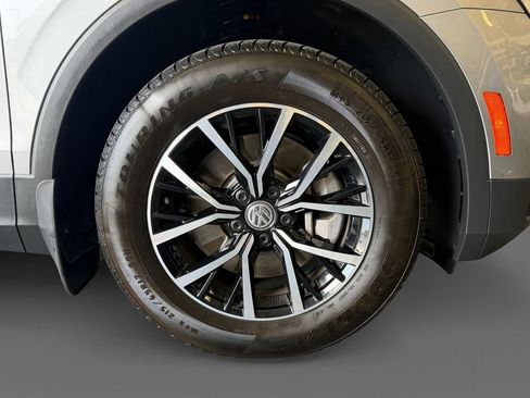 Used 2021 Volkswagen Tiguan SEL AWD/4WD image 8