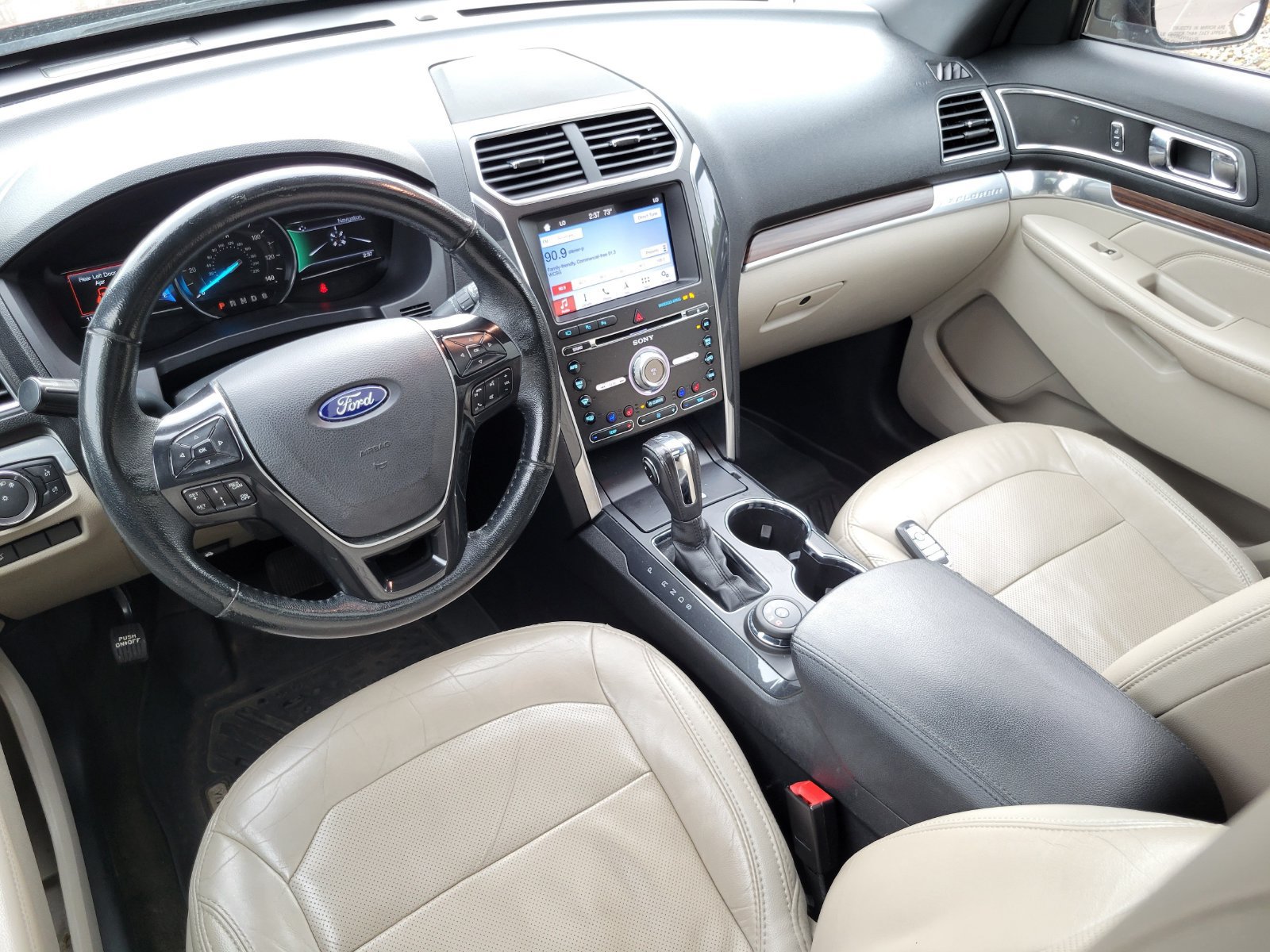 Used 2018 Ford Explorer Limited w/ Equipment Group 301A AWD/4WD image 27