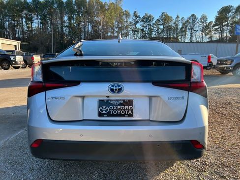 Used 2019 Toyota Prius L Eco image 5