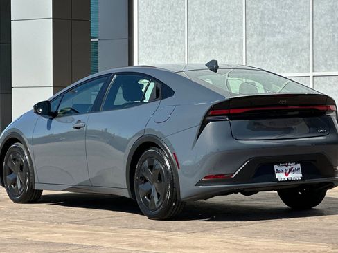 Used 2023 Toyota Prius LE image 6