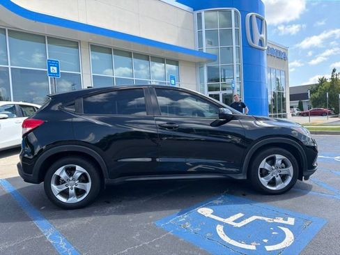 Used 2019 Honda HR-V LX image 5