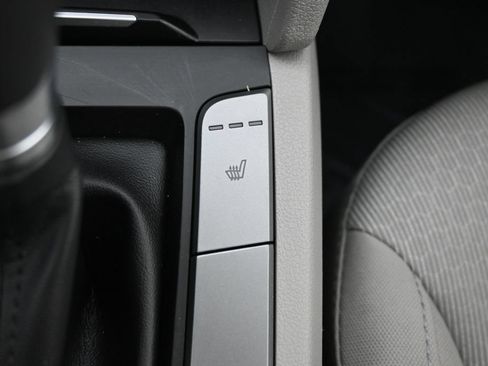 Used 2018 Hyundai Elantra Value Edition FWD image 32
