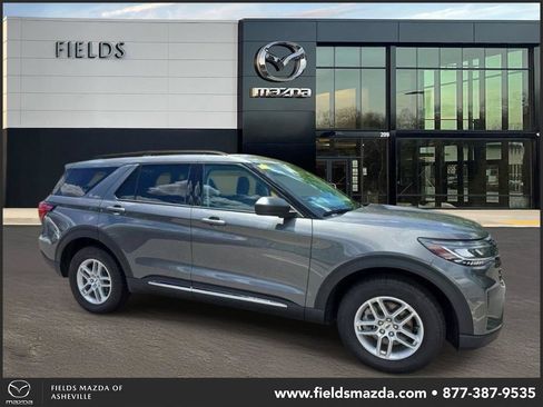 Used 2025 Ford Explorer Active AWD/4WD image 1