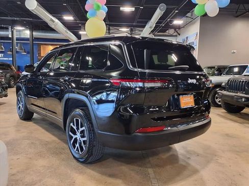 Used 2025 Jeep Grand Cherokee L Limited w/ Luxury Tech Group II image 5