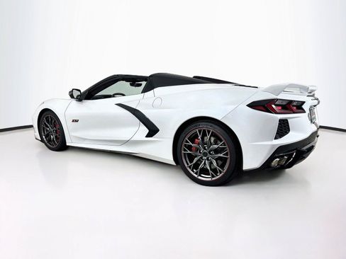 Used 2023 Chevrolet Corvette Stingray Premium Conv w/ Z51 Performance Package RWD image 3