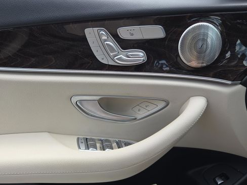 Used 2021 Mercedes-Benz E 350 Sedan image 19