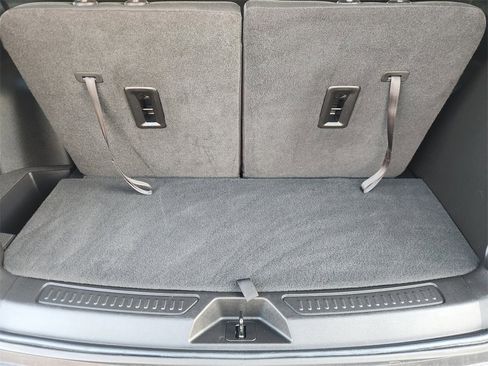 Used 2023 GMC Acadia SLE w/ Driver Convenience Package image 30