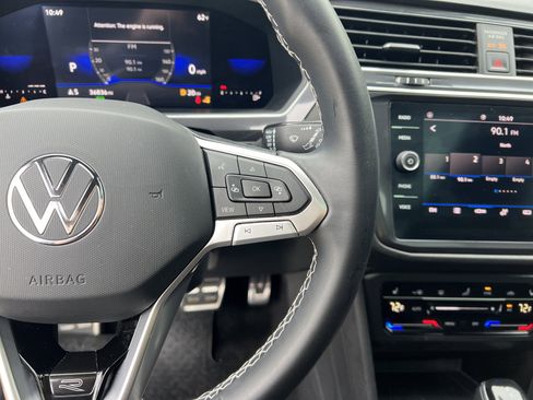 Certified 2023 Volkswagen Tiguan SE R-Line FWD image 18