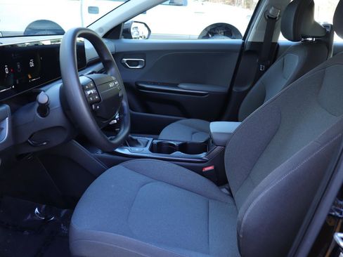 Used 2025 Kia K4 LXS image 12