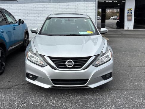 Used 2016 Nissan Altima 2.5 SL w/ Moonroof Package image 4