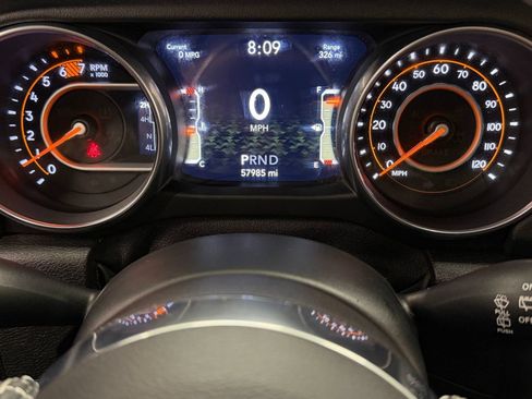 Used 2018 Jeep Wrangler Unlimited Sahara AWD/4WD image 24