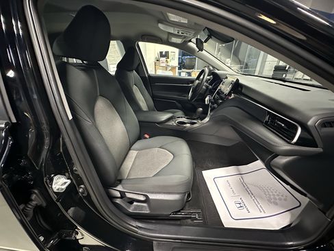 Used 2023 Toyota Camry LE image 19