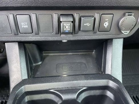 Used 2020 Toyota Tacoma TRD Sport image 27