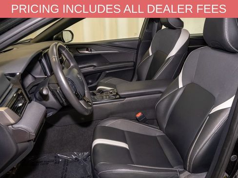 Used 2025 Toyota Camry SE FWD image 10