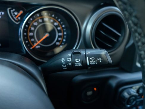 Used 2022 Jeep Wrangler Unlimited Sport image 25