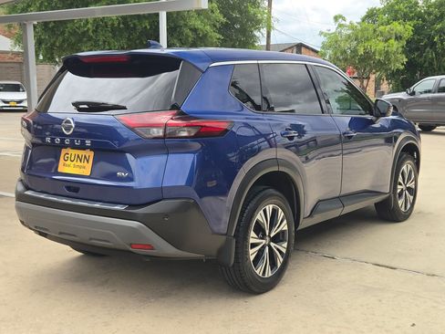 Used 2021 Nissan Rogue SV FWD image 3