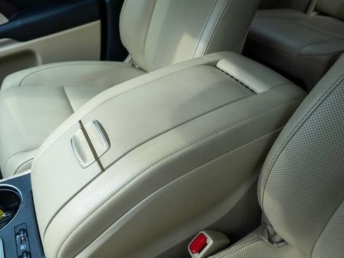 Used 2019 Toyota Highlander Limited FWD image 38