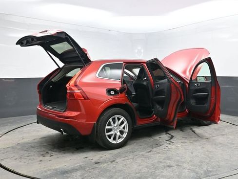 Used 2018 Volvo XC60 T5 Momentum w/ Convenience Package image 46