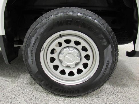 Used 2020 Chevrolet Silverado 1500 W/T w/ WT Value Package image 11