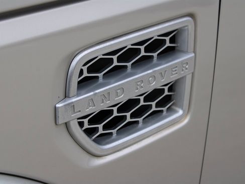 Used 2015 Land Rover LR4 HSE LUX image 10