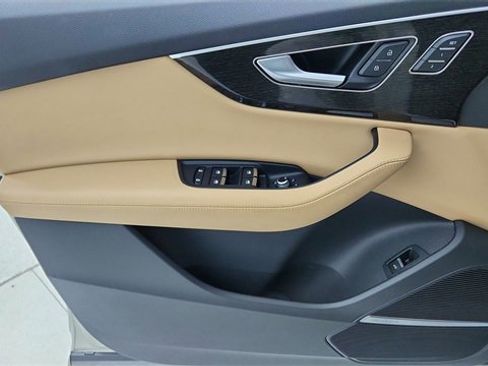 Used 2023 Audi Q7 2.0T Premium Plus w/ Premium Plus Package image 38