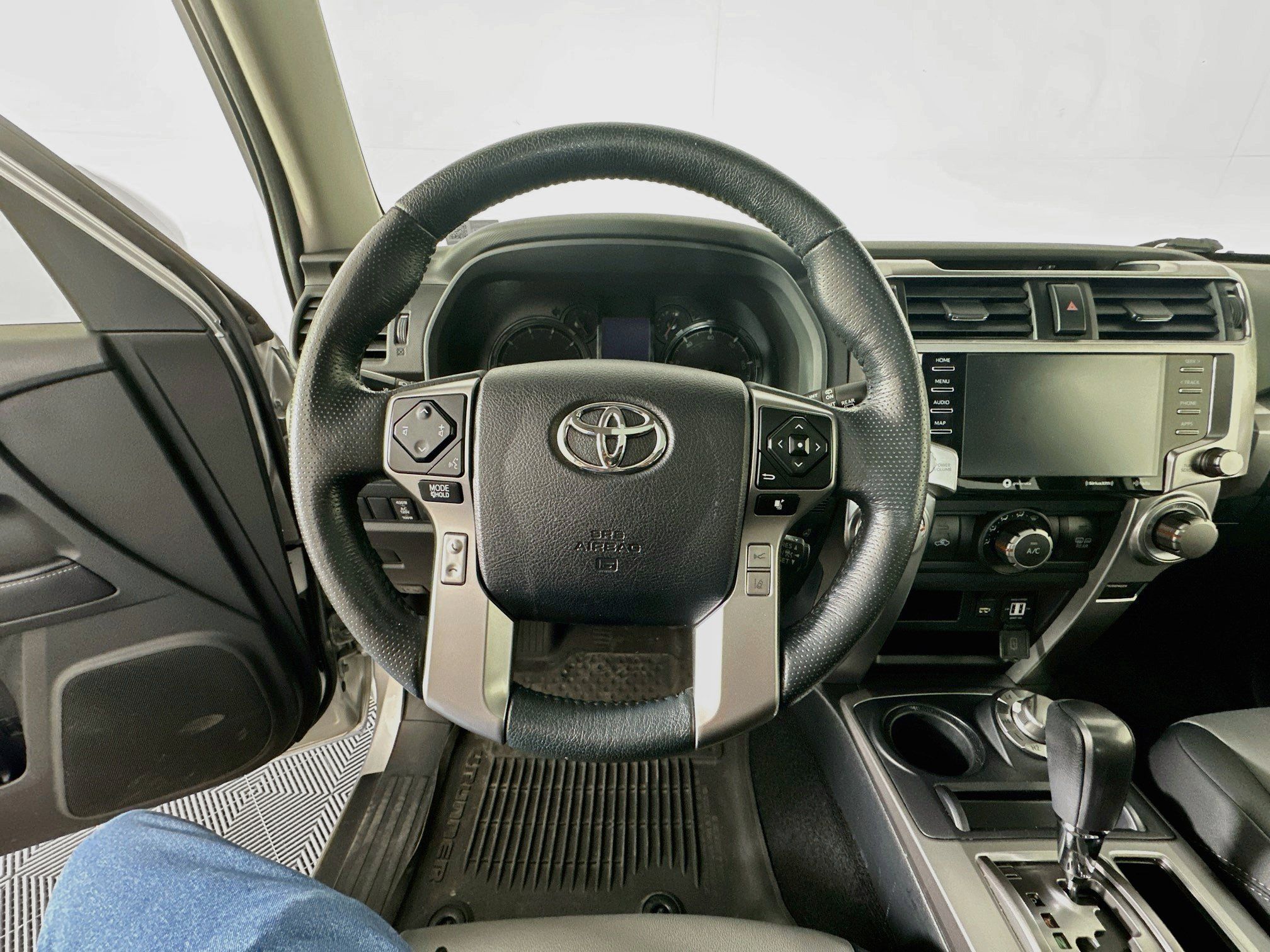 Used 2023 Toyota 4Runner SR5 Premium w/ Moonroof Package AWD/4WD image 18