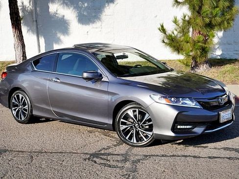 Certified 2017 Honda Accord EX image 1