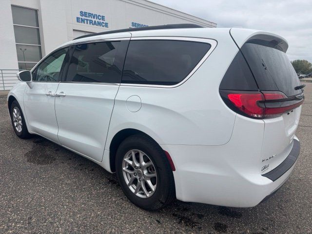 Used 2022 Chrysler Pacifica Touring-L FWD image 7